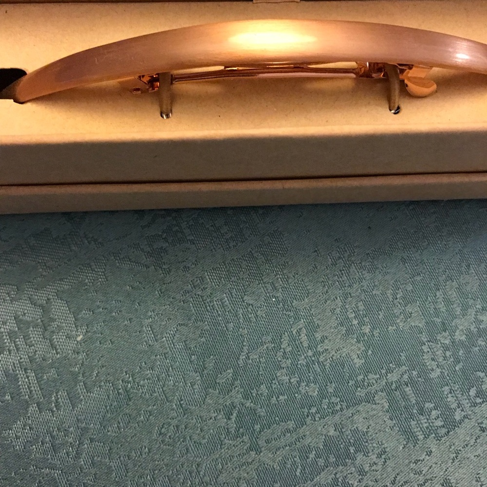 Hair accessory - Picture 2 of 3